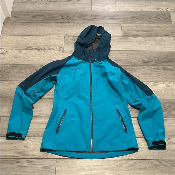 Mammut Jackets & Blazers - Mammut Gore-Tex Women’s Rain Waterproof Jacket